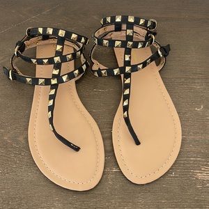 NEW Wild Diva Lounge Sandals - size 8.5